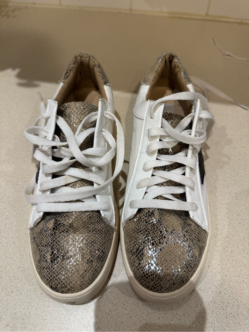 White Raven Women's White & Snake-Print Lace-Up Sneakers with black star